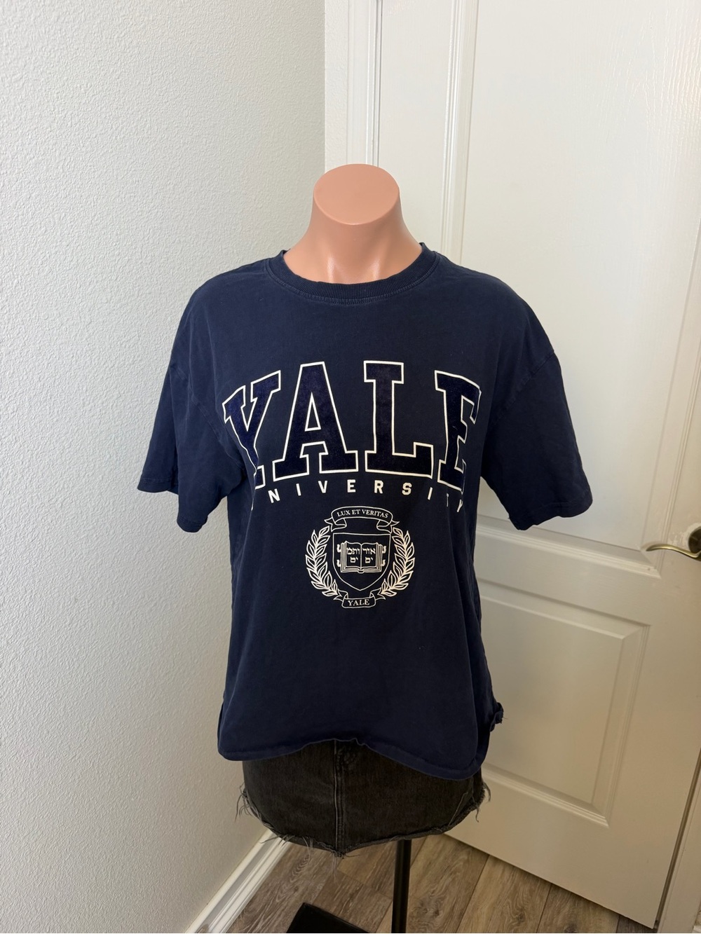 H&M Navy Blue Short Sleeve YALE University Graphic Tee